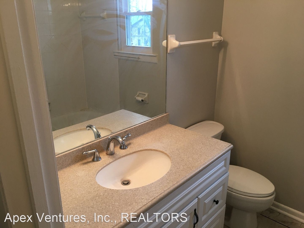 1027 Villa Place - Photo 16