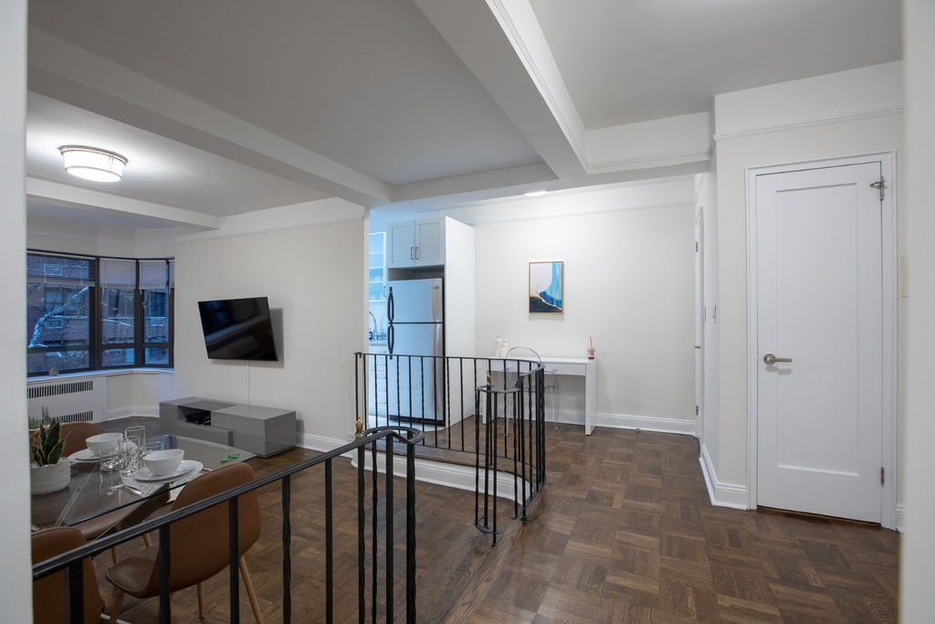 340 East 52nd Street - Photo 13