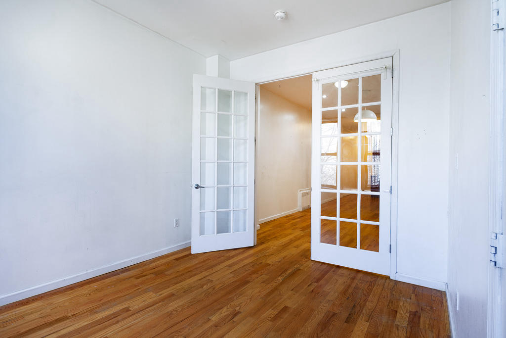 279 Linden Street - Photo 4
