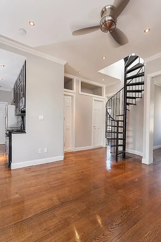 338 East 100th Street - Photo 2