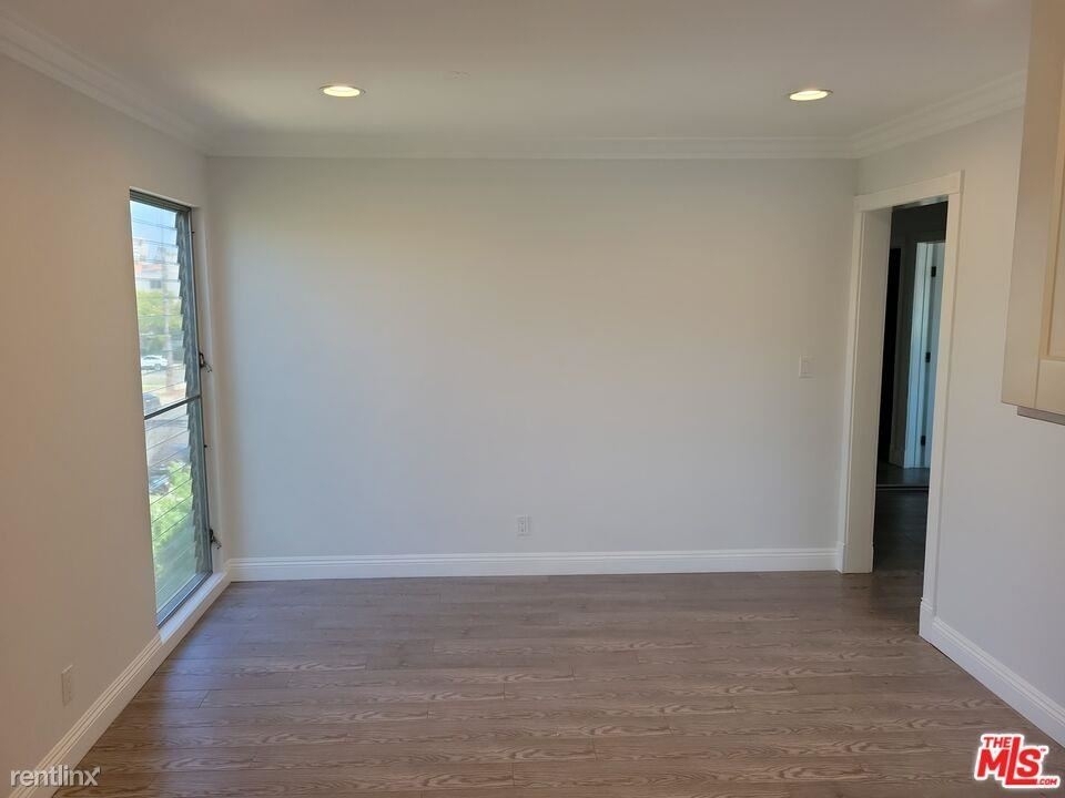 838 5th St Apt 7 - Photo 3