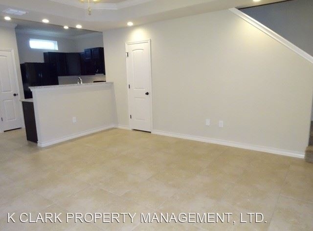 6930 Lakeview Dr #101 - Photo 2