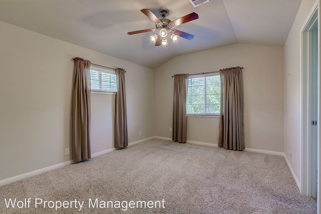 1310 W Parmer Ln Unit 303 - Photo 21