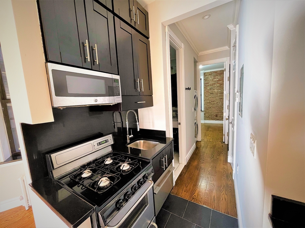 309 East 8th Street - Photo 1