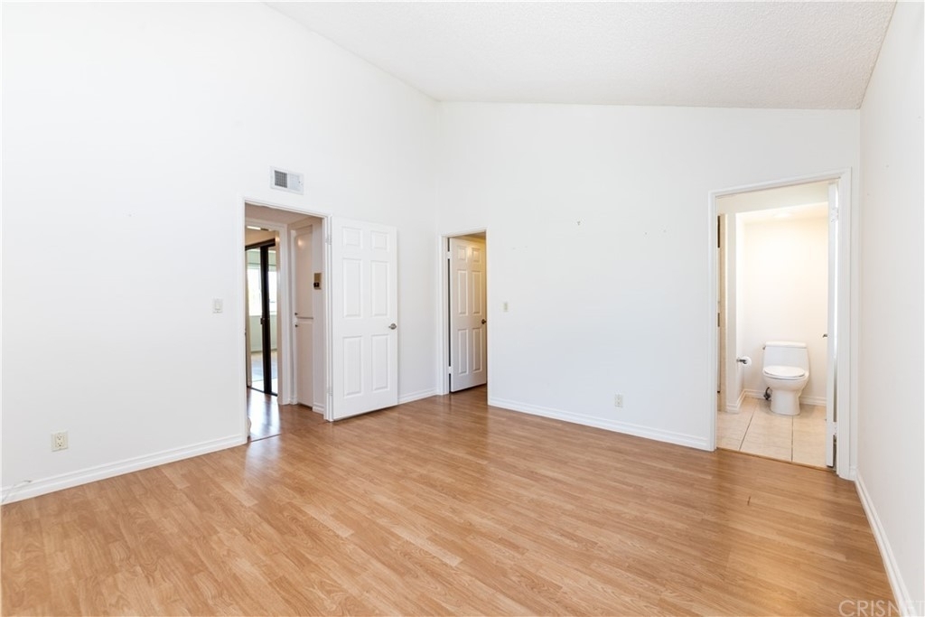 12416 Magnolia Boulevard - Photo 14