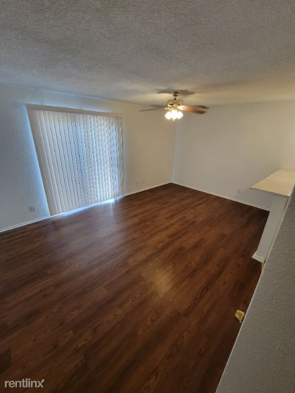 203 Sprucewood B - Photo 0