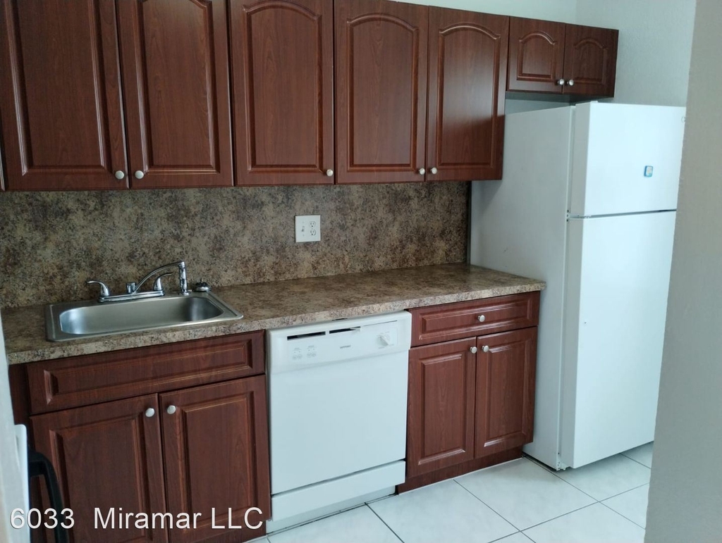 6033 Sw 35th Street Unit 101 - Photo 12