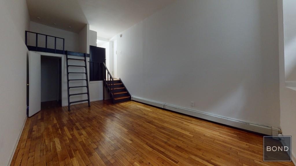 402 East 83rd Street - Photo 2