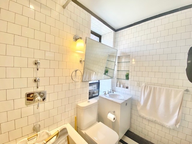 56 West 11th Street - Photo 8