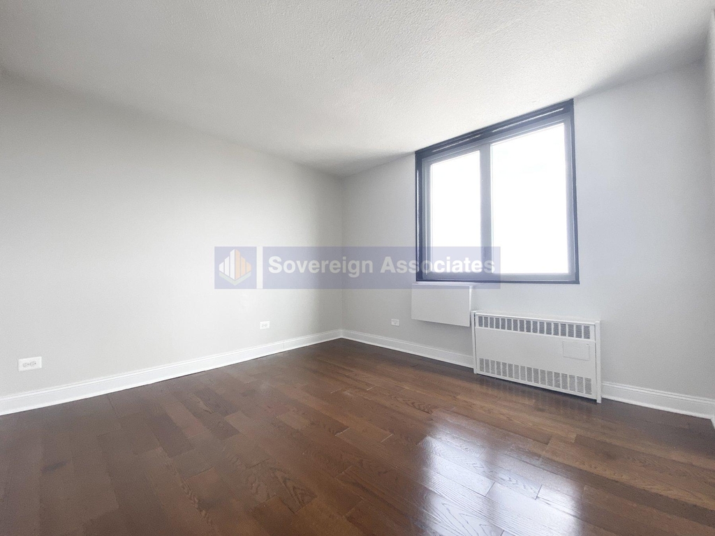 3333 Broadway - Photo 2