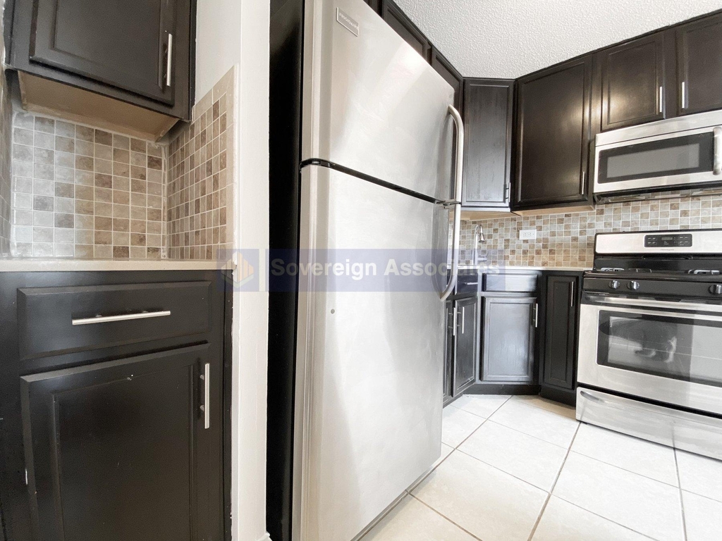 3333 Broadway - Photo 7