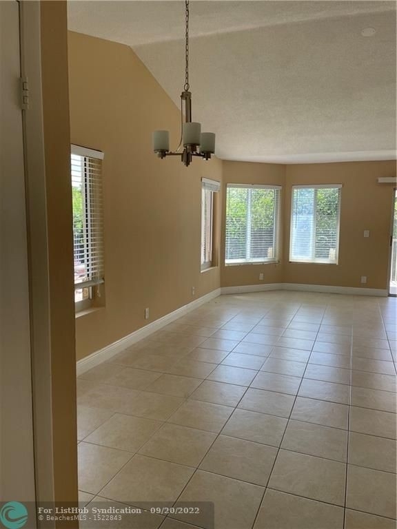 815 W Boynton Beach Blvd - Photo 12