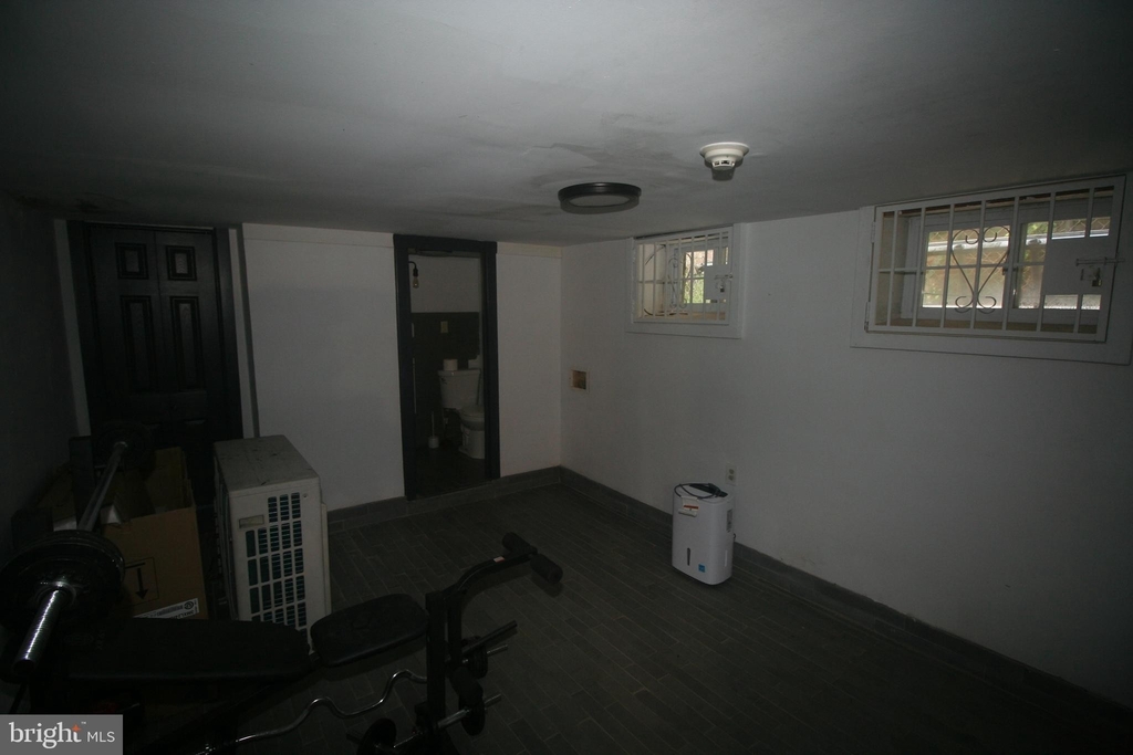 1500 W Tioga Street - Photo 12