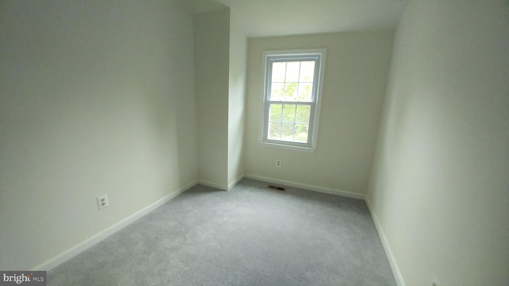 8605 Hawk Run Terrace - Photo 10