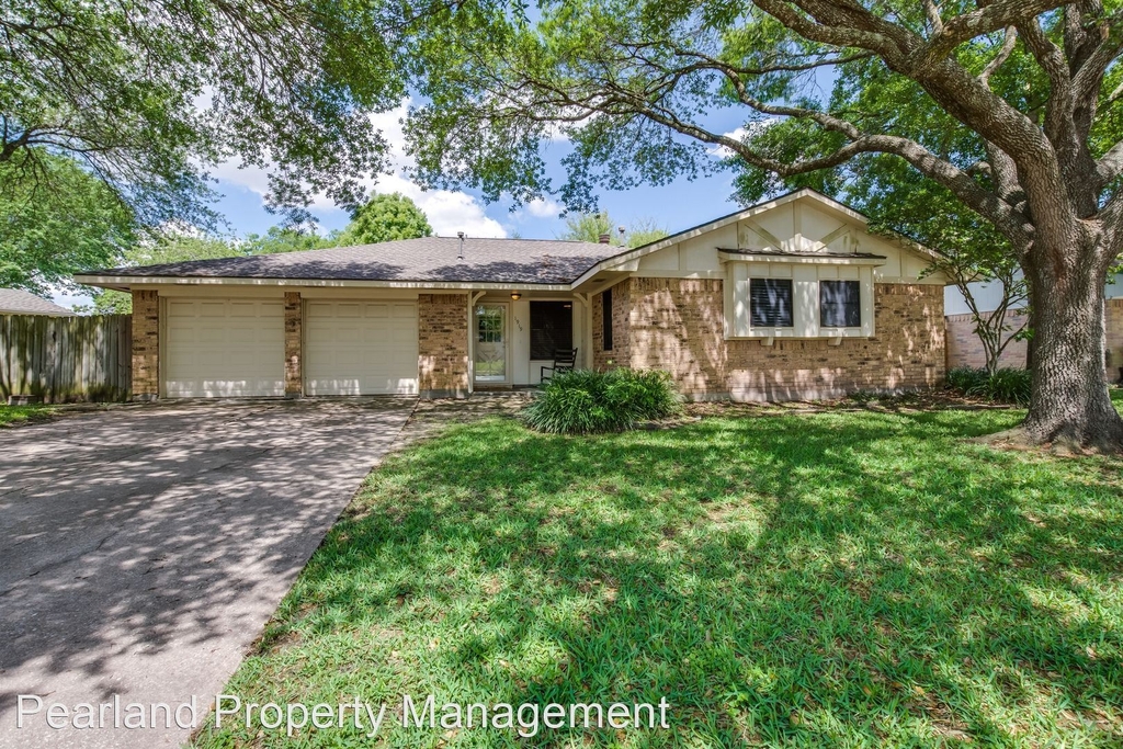 1919 Lazy Creek Ln - Photo 0