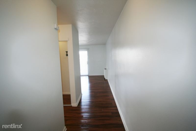 909 Pearl Street 404 - Photo 2