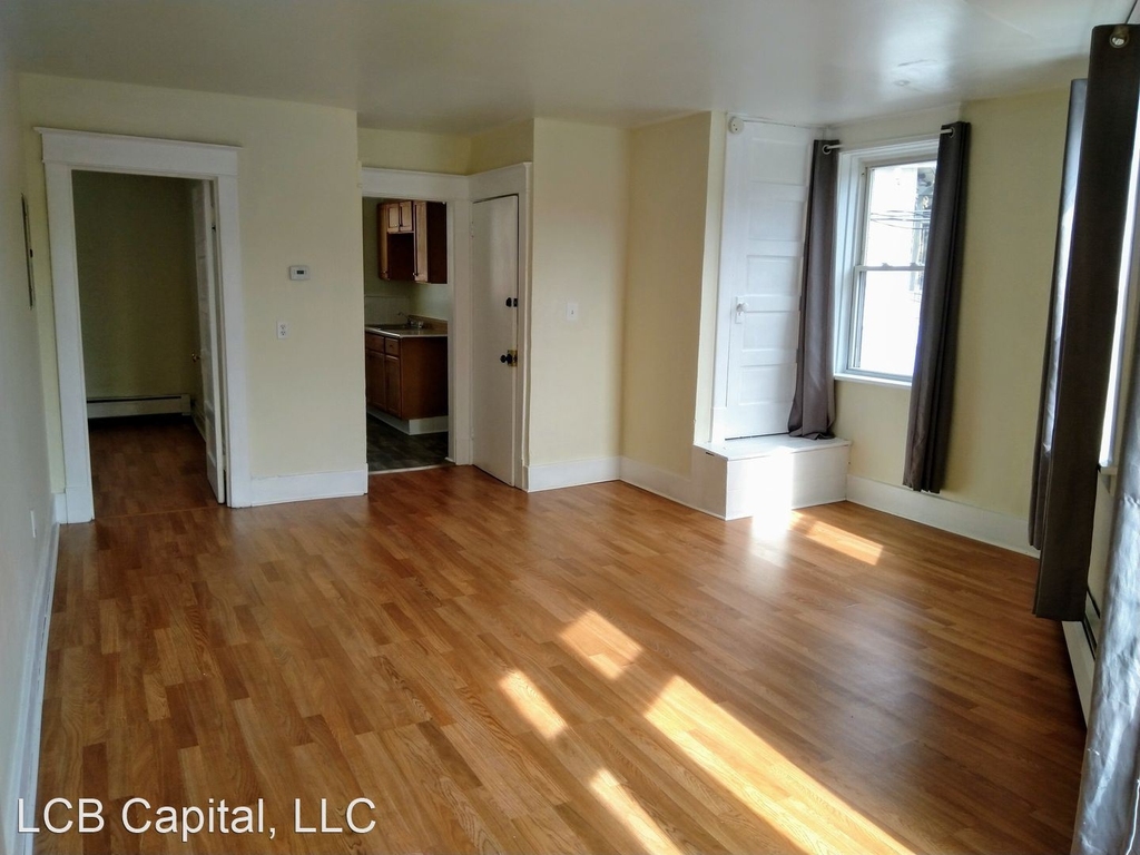 E. Oakwood Pl. 4-14 - Photo 2