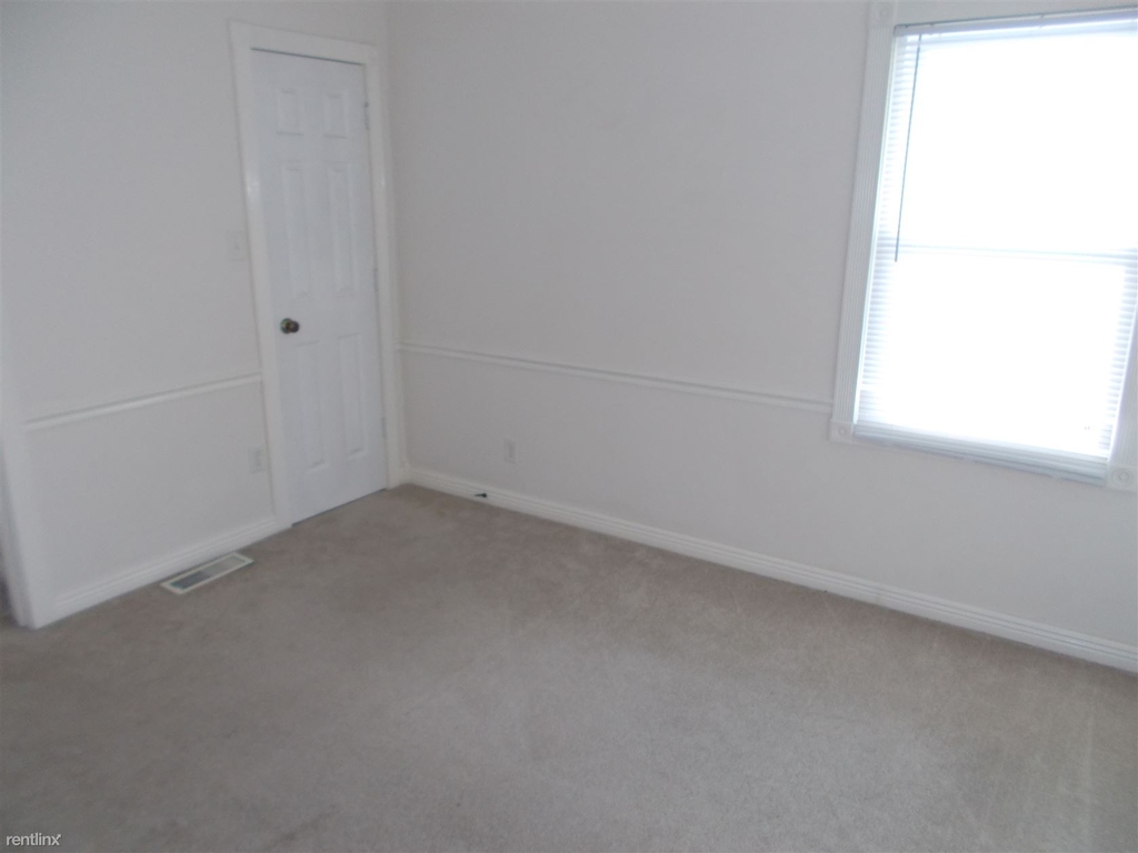 7565 Southeastern Ave - Photo 4