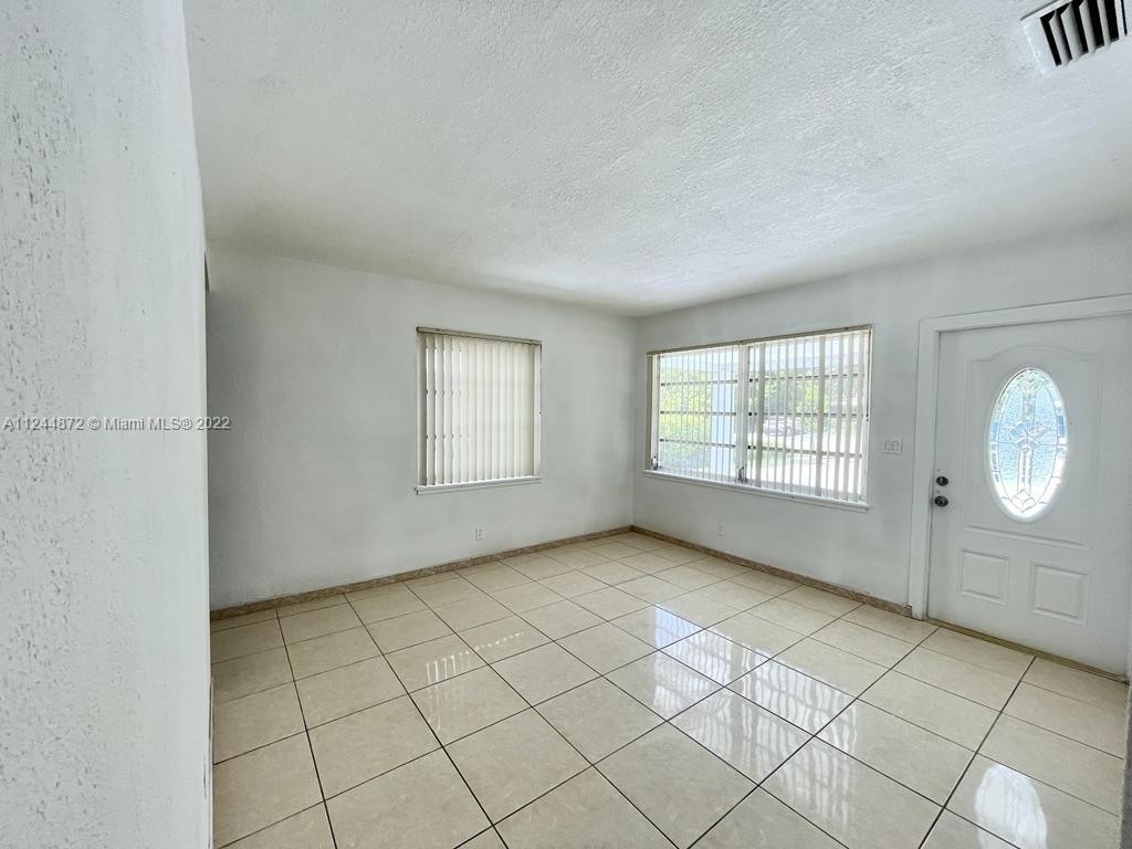 310 Sw 10th St - Photo 5