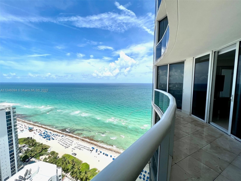 17201 Collins Ave - Photo 2