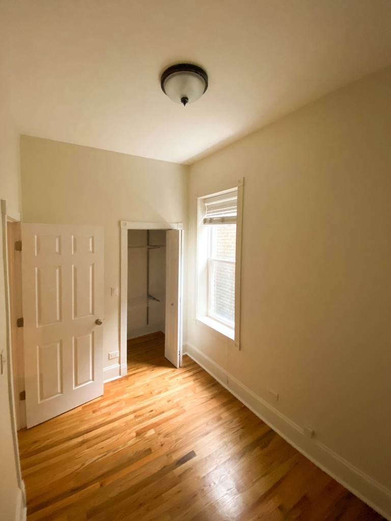 831 N Damen Avenue - Photo 4