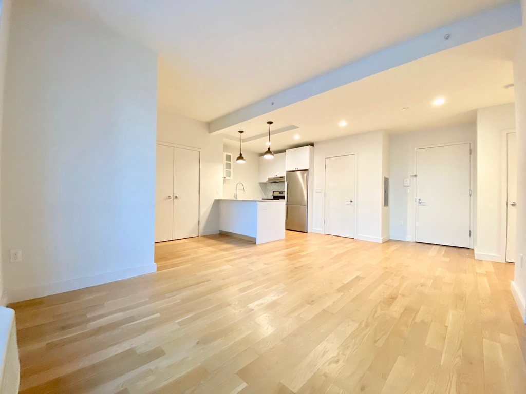 409 Eastern Parkway - Photo 3