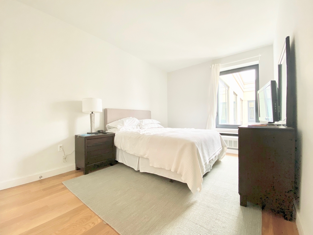 409 Eastern Parkway - Photo 5