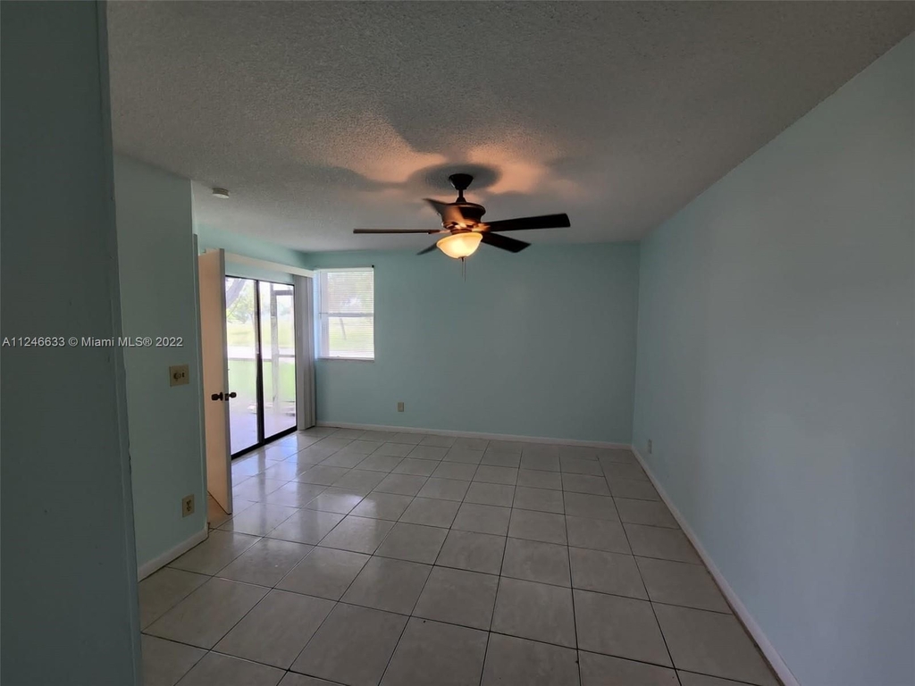 2501 Nw 56th Ave - Photo 14