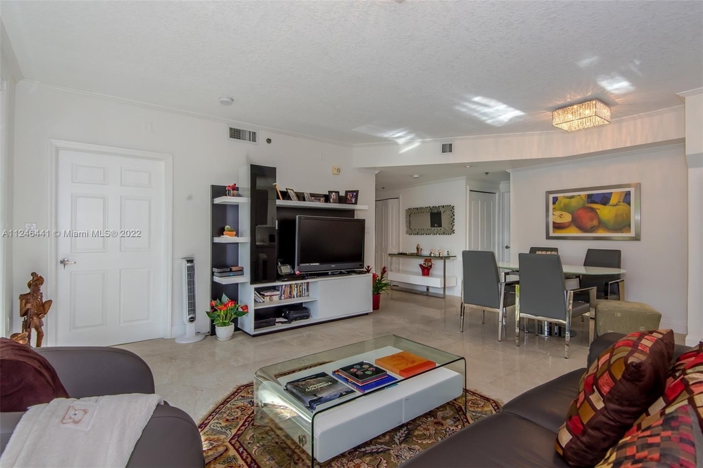 1824 Brickell Ave - Photo 4