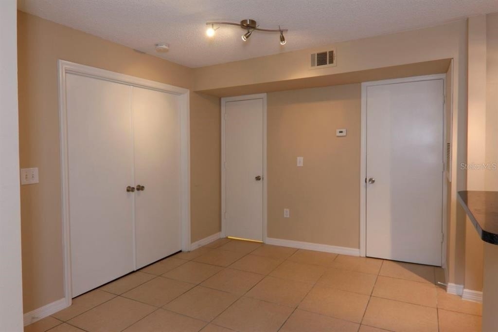 425 Fountainhead Circle - Photo 2