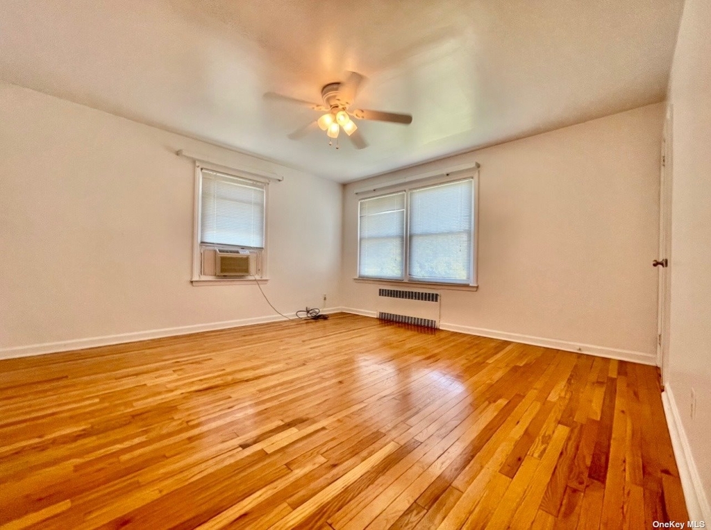 121 Manhasset Avenue - Photo 3