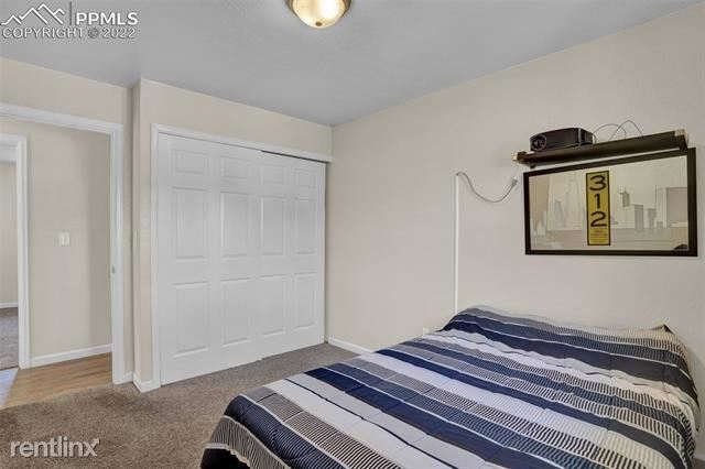 7635 Dawnview Court - Photo 12