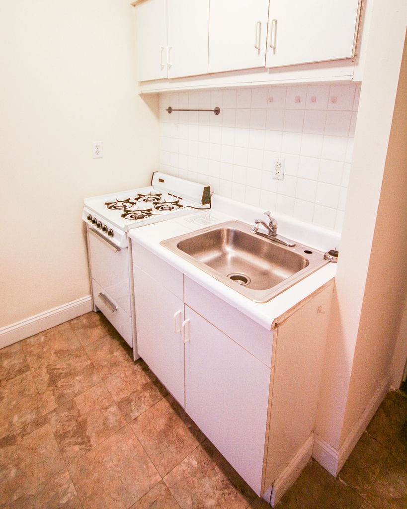 236 East 36th Street - Photo 2