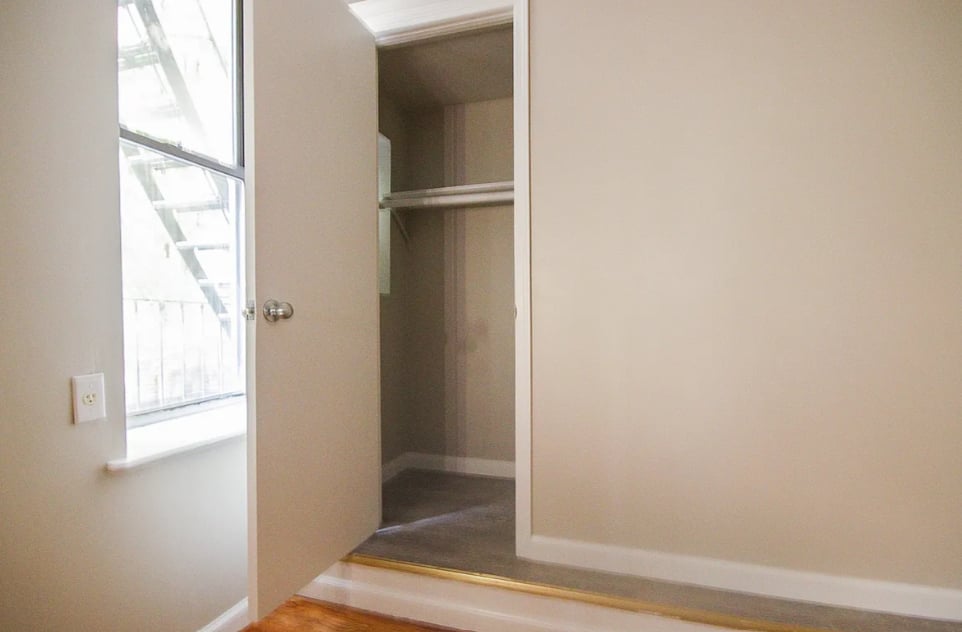 622 East 11th Street - Photo 8