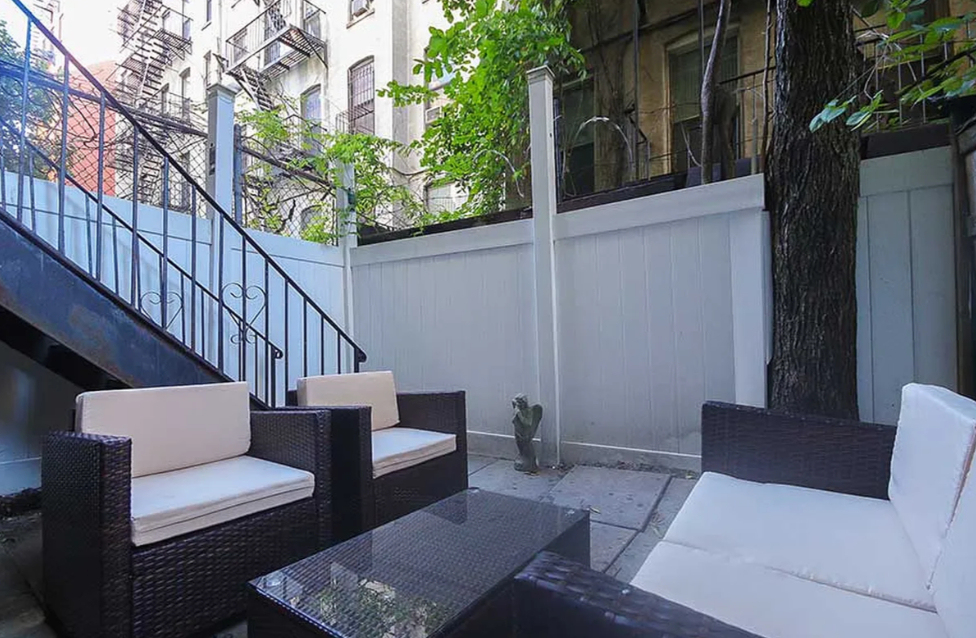 622 East 11th Street - Photo 0