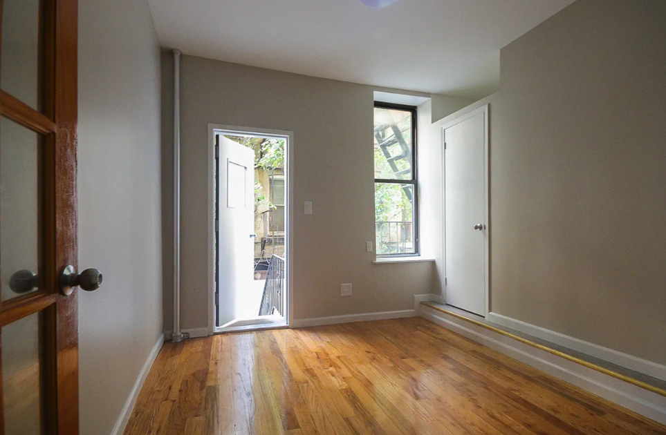 622 East 11th Street - Photo 1