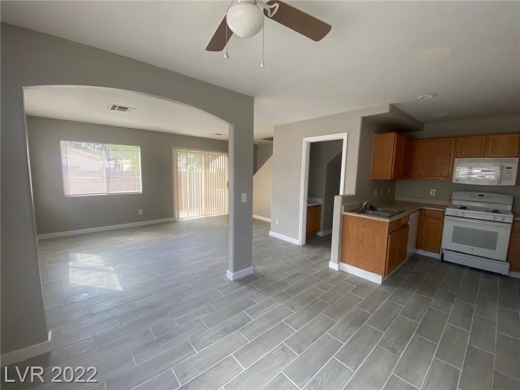 3269 Cheyenne Gardens Way - Photo 3