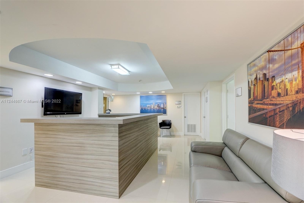 825 Brickell Bay Dr - Photo 15