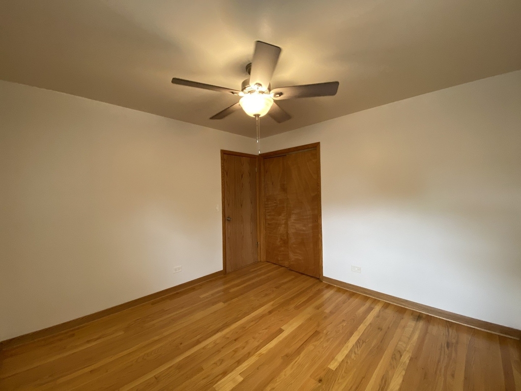 5452 W Foster Avenue - Photo 15