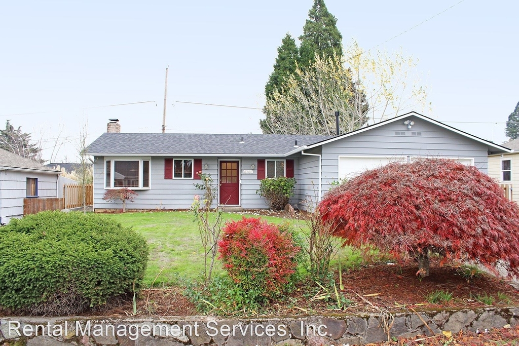 4746 Ne 78th Ave - Photo 1