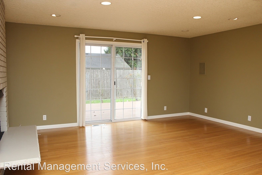 4746 Ne 78th Ave - Photo 5