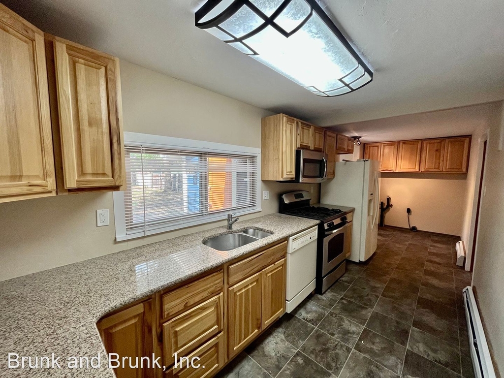 322 W. Boulder Street - Photo 2