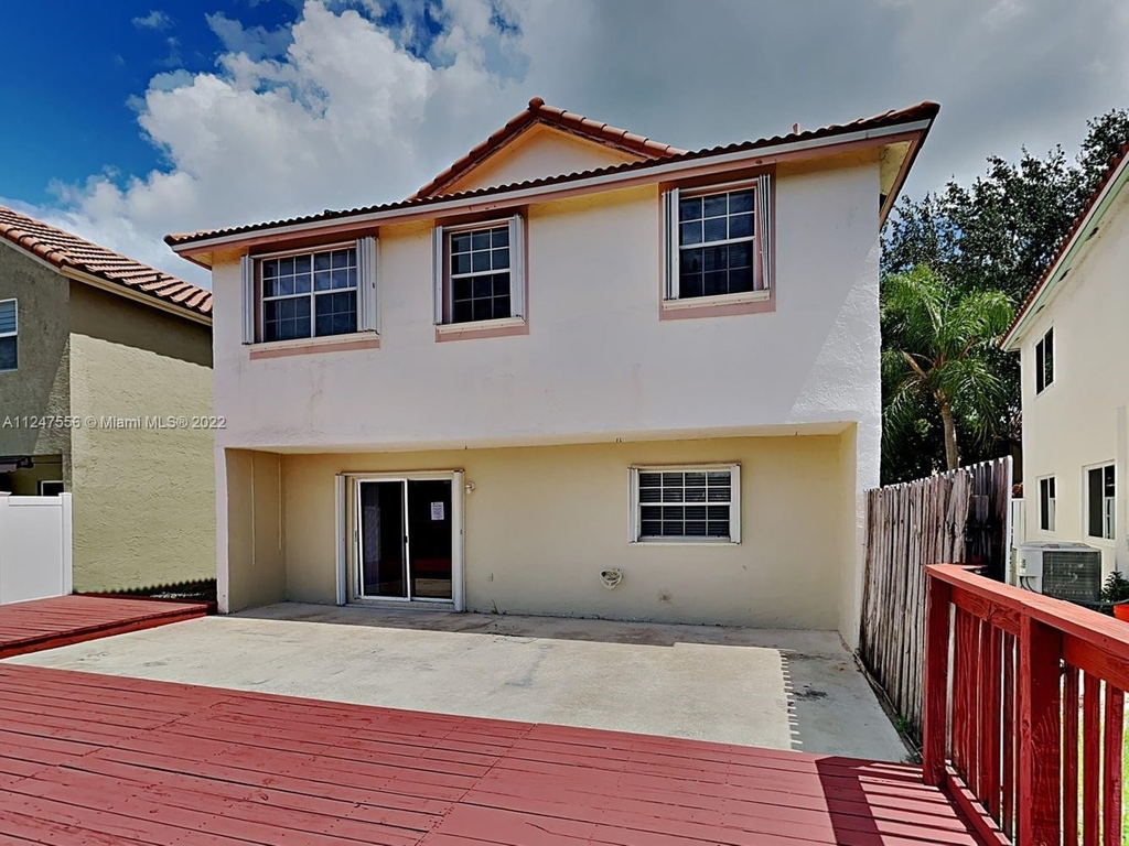 9880 Nw 5th Ct - Photo 17