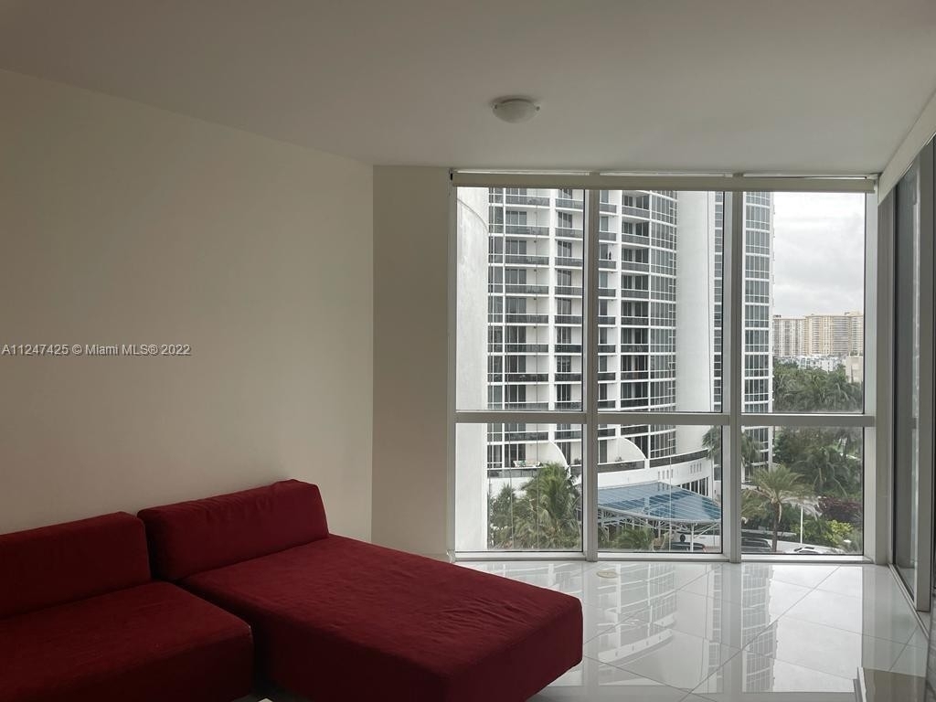 18201 Collins Ave - Photo 3