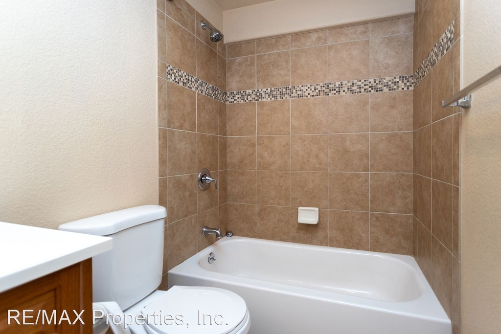 8424 Roaring Fork Drive - Photo 9