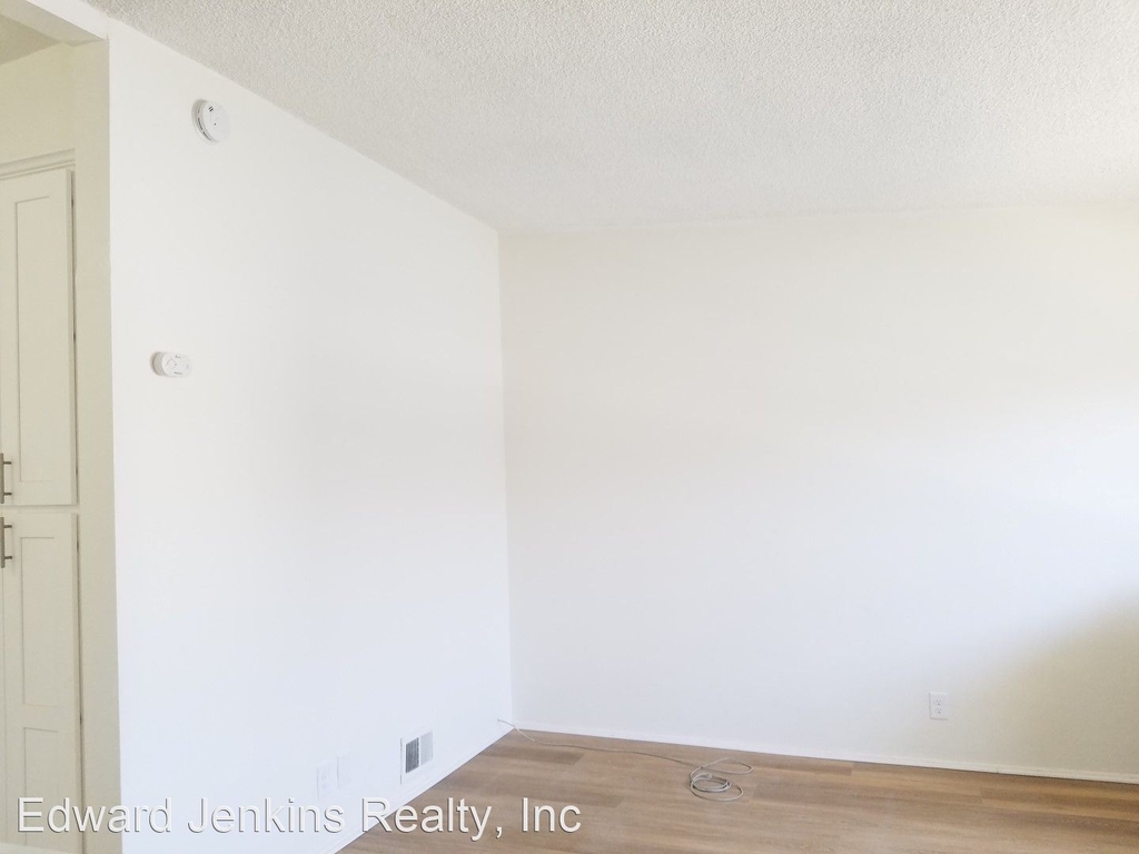 4554 W. 173rd Street - Photo 5