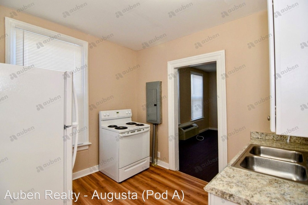 1717 Starnes Street Apt. B - Photo 11