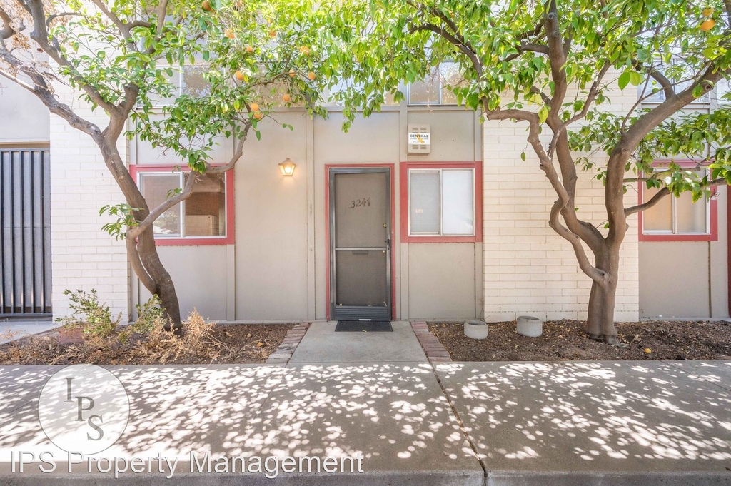 3231 N Van Ness Blvd - Photo 2