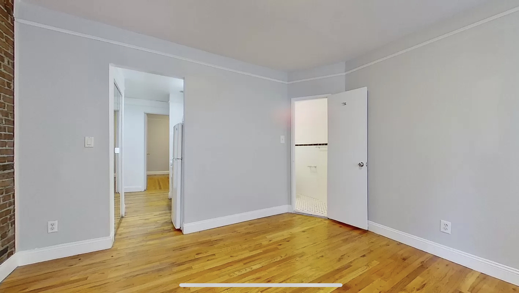 324 East 61st Street - Photo 2