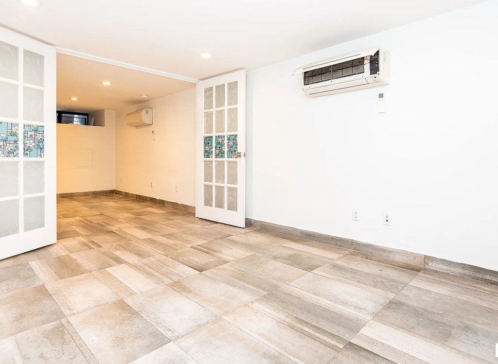 184 Suydam Street - Photo 15